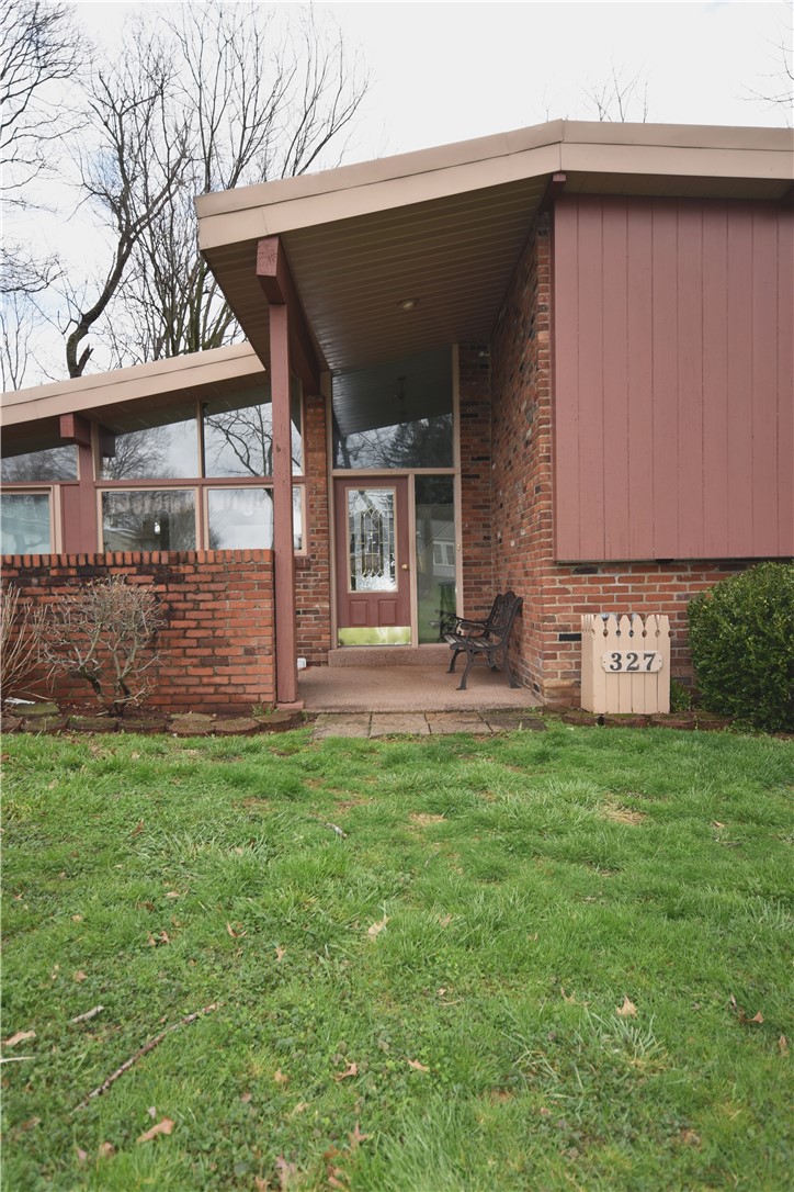 327 Wayne St — photo 2