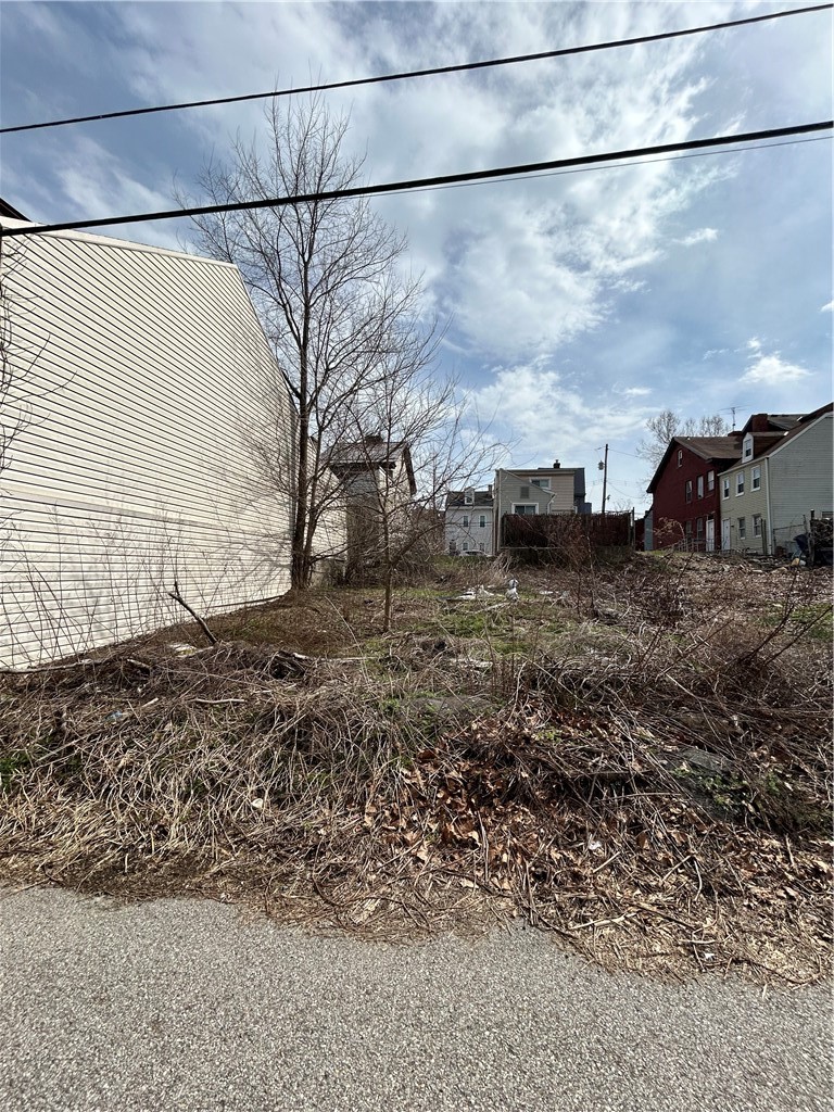 0 LOVITT — photo 1