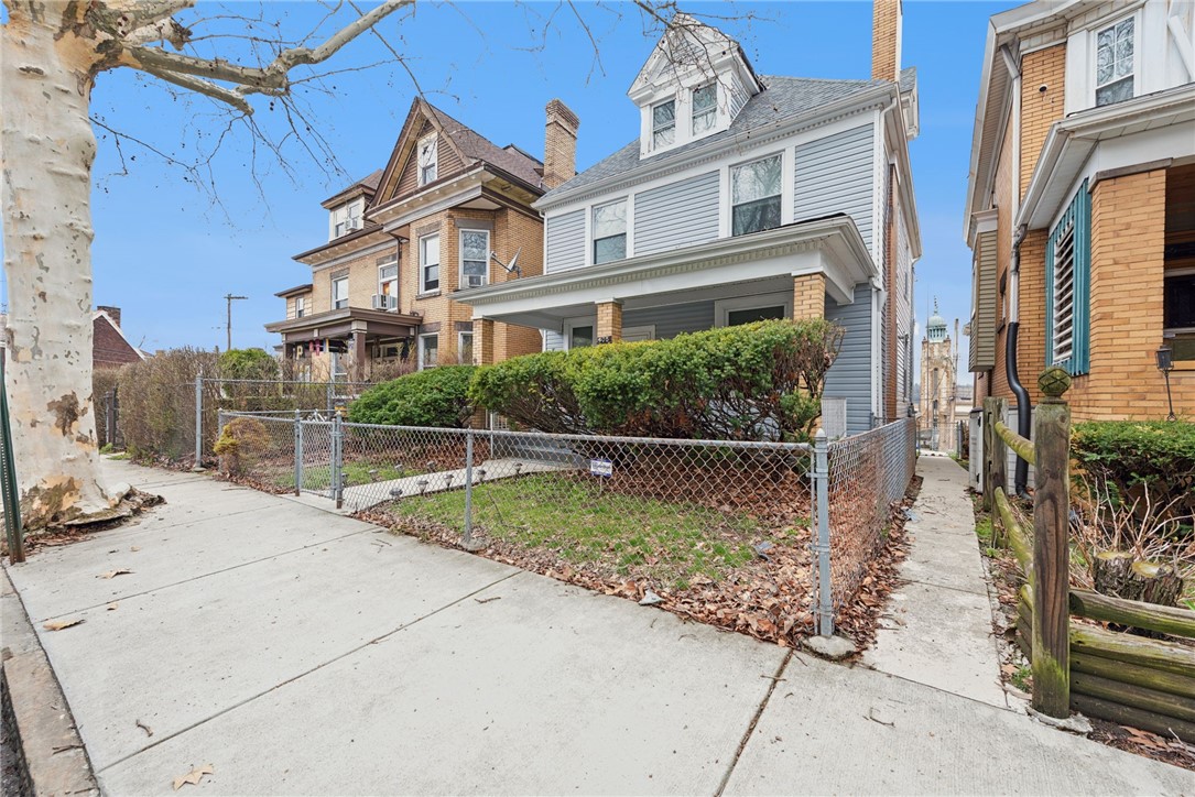 405 E 11th Ave — photo 1