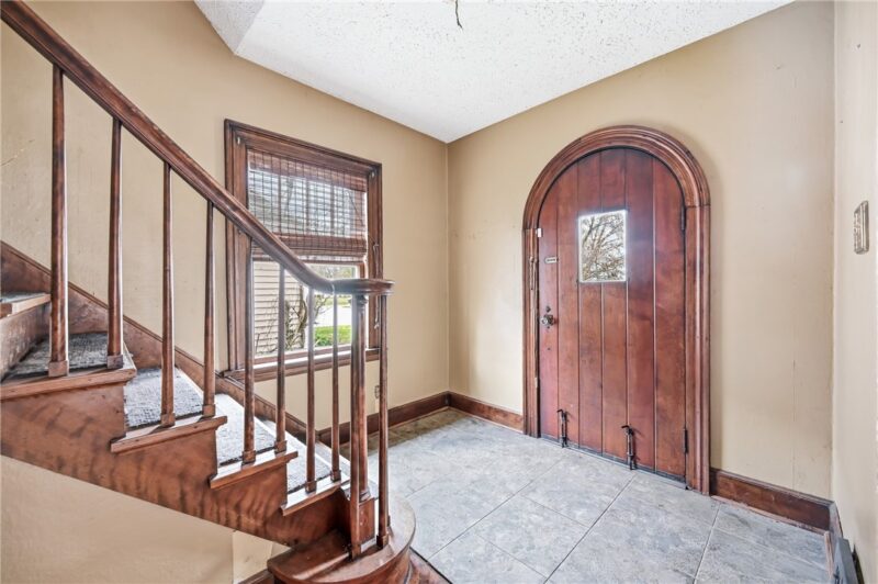 479 Carley Ave — photo 3