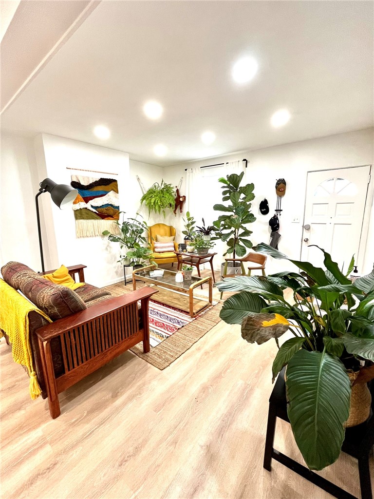 1827 Lowrie St — photo 4