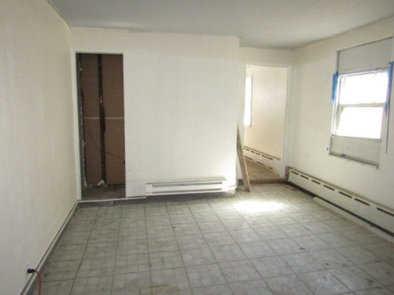 215 Anthony St — photo 8