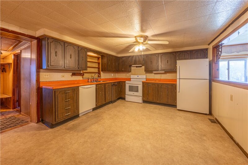 642 N eighty eight road — photo 8