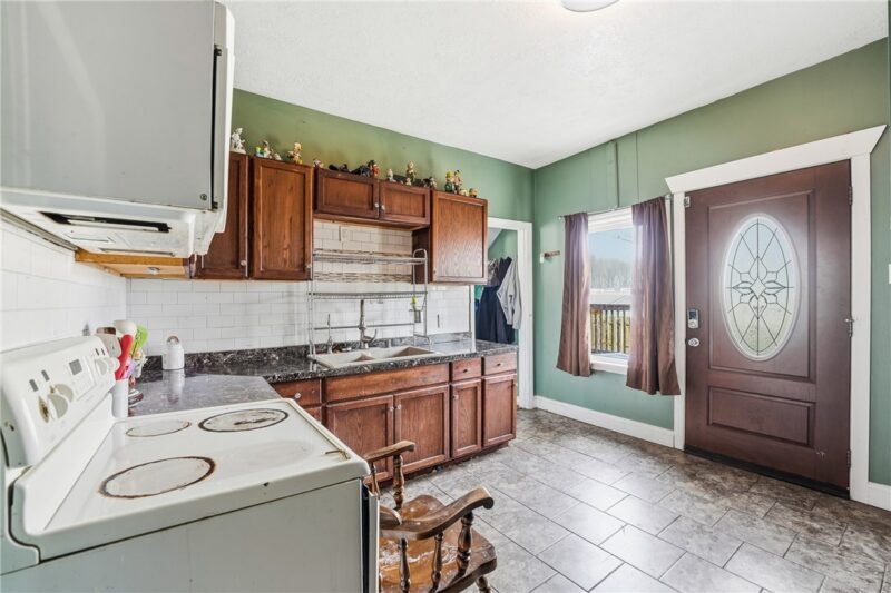 7185 W Market St — photo 2