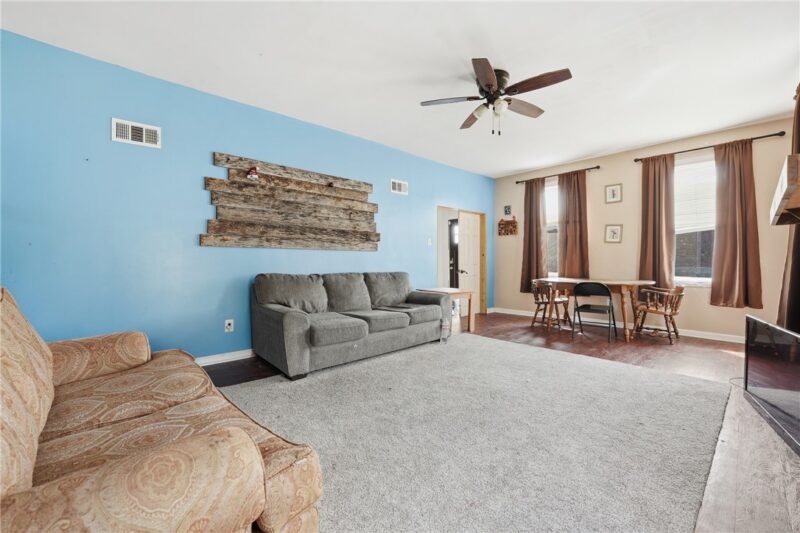 7185 W Market St — photo 4