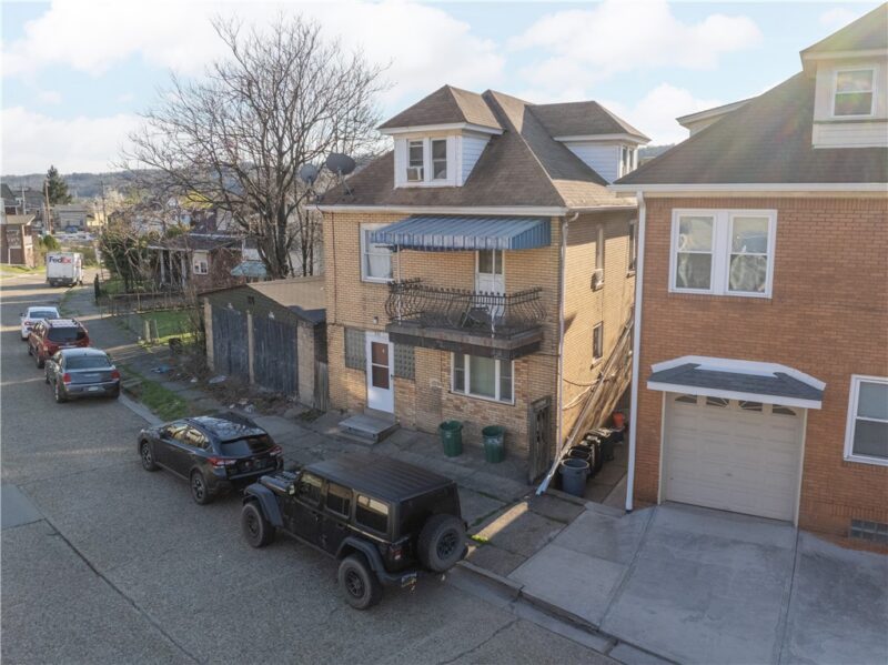 881 Lenz Ave — photo 2