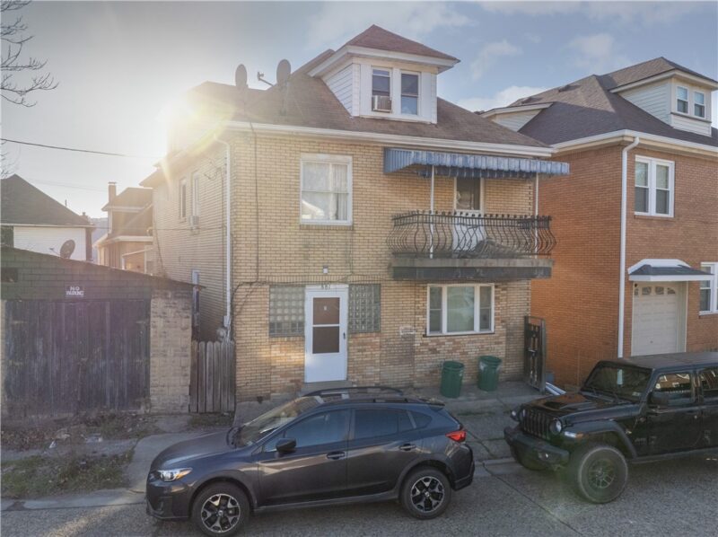881 Lenz Ave — photo 3