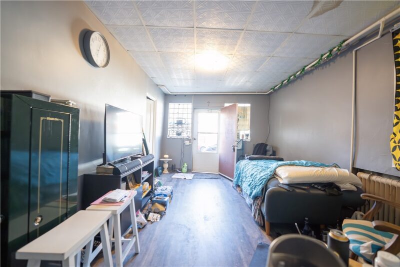 881 Lenz Ave — photo 5