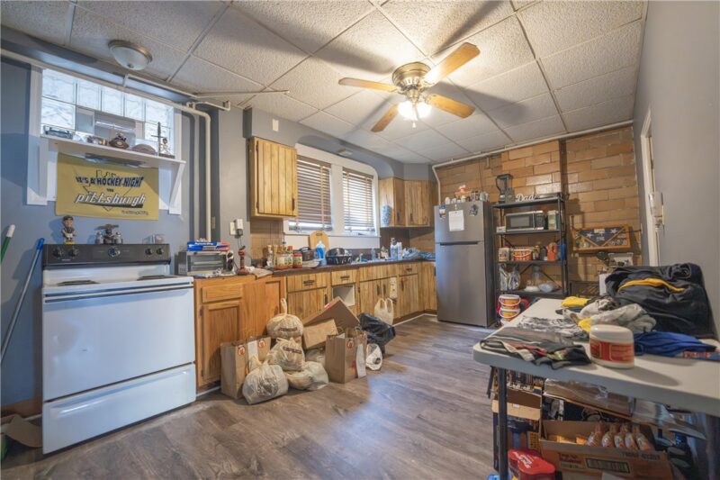 881 Lenz Ave — photo 6