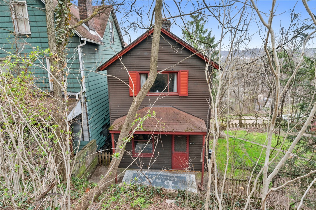 422 Highland Ave — photo 1
