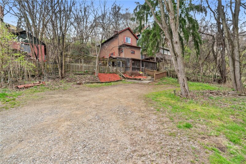 422 Highland Ave — photo 2
