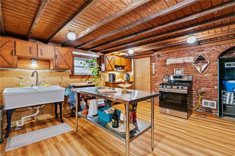 422 Highland Ave — photo 7