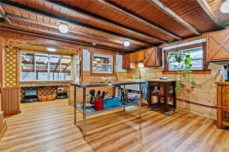 422 Highland Ave — photo 8