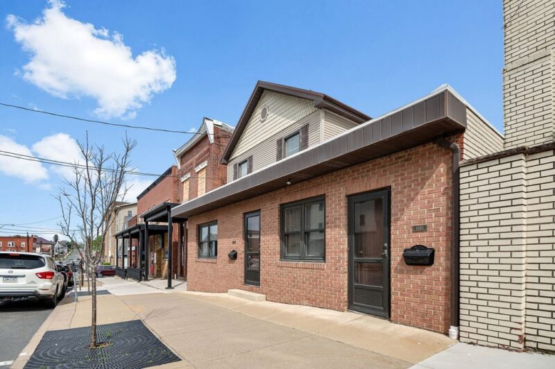 1023 Philadelphia St — photo 3