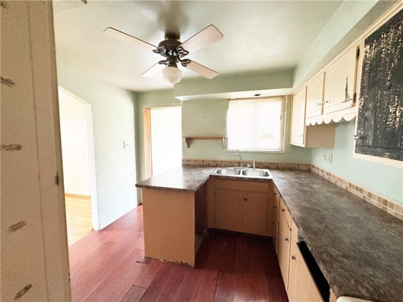 14 W Hillcrest Rd — photo 4