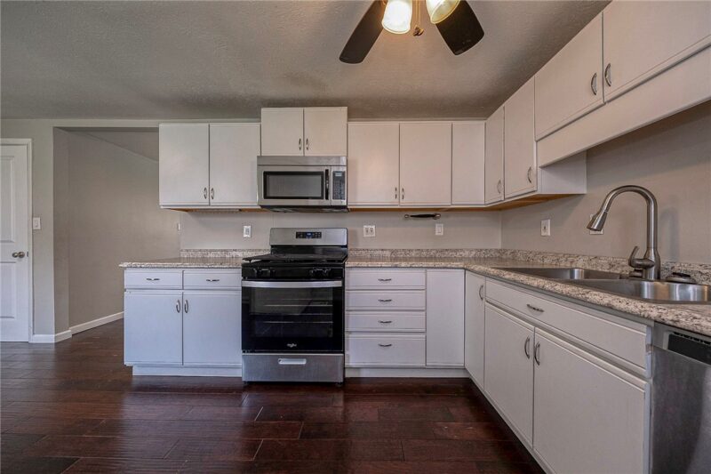 646 Harborview Dr — photo 8