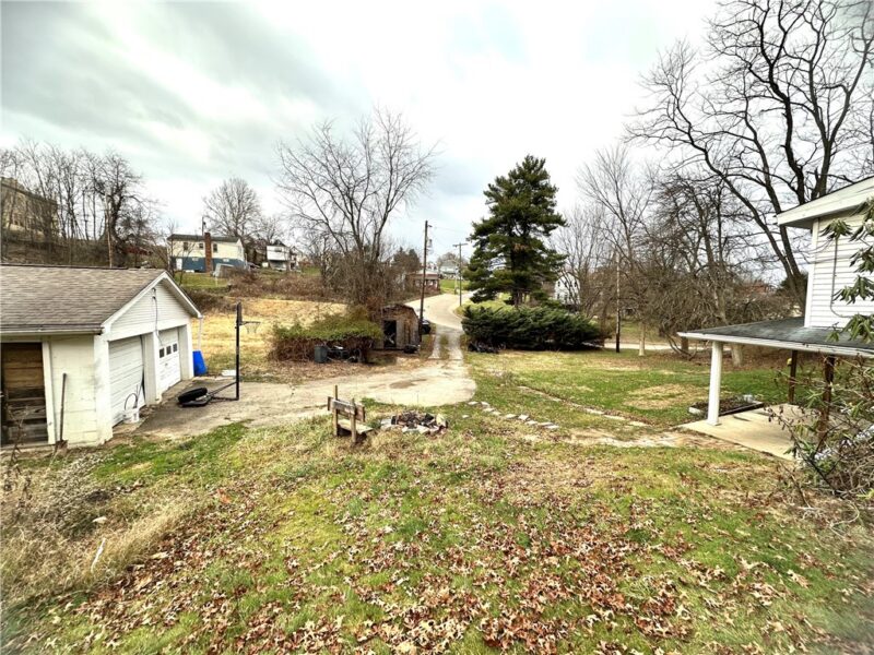 572 Alberts Dr — photo 4