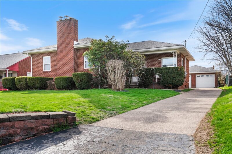 224 Eastern Dr — photo 3