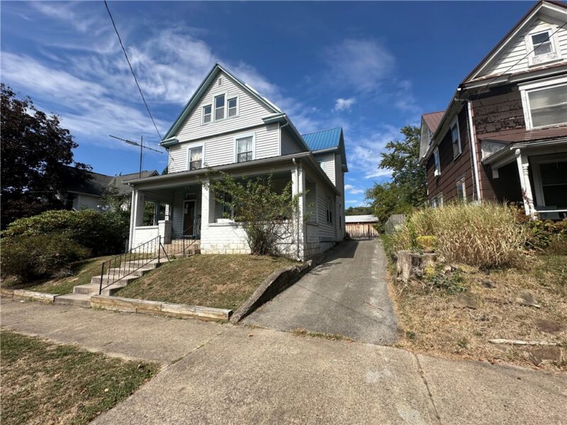 324 W North — photo 2
