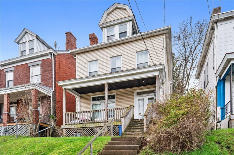 239 Watson Blvd — photo 2