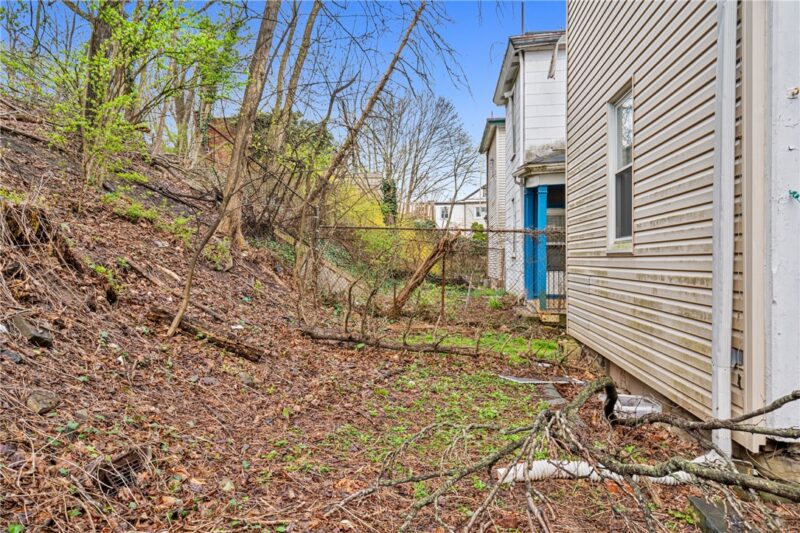239 Watson Blvd — photo 4