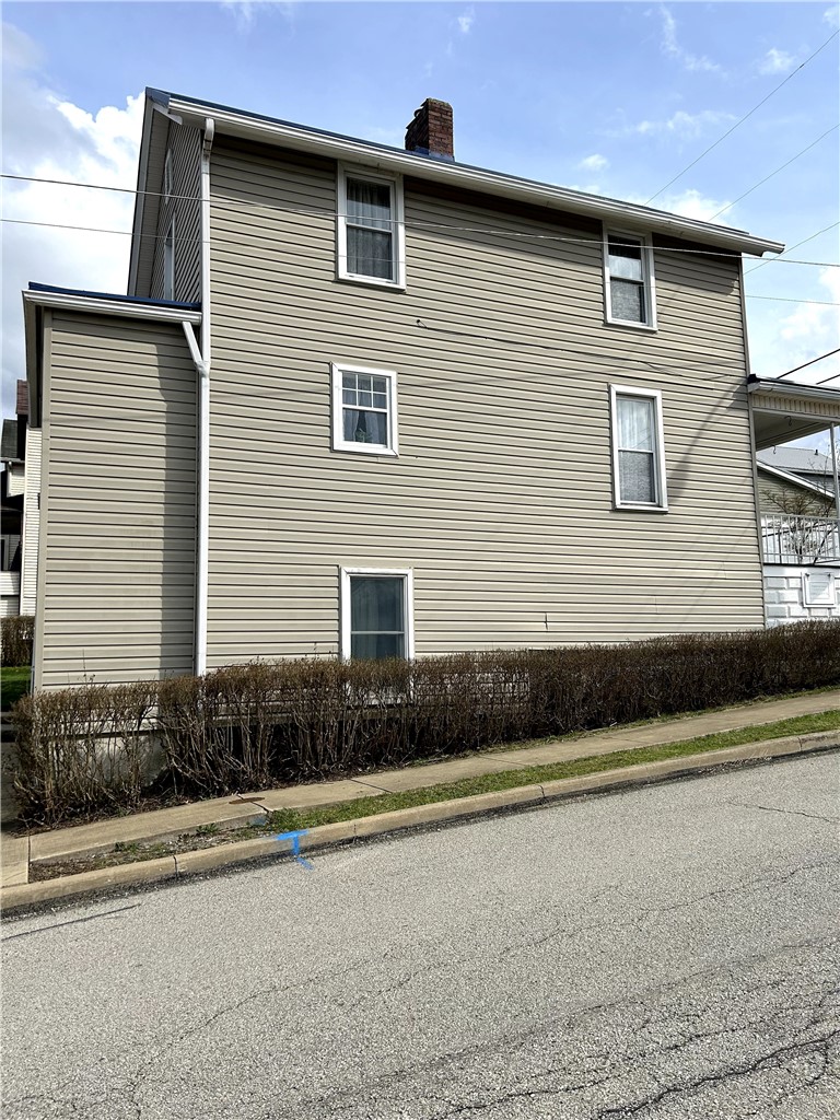 512 Lowell St — photo 3