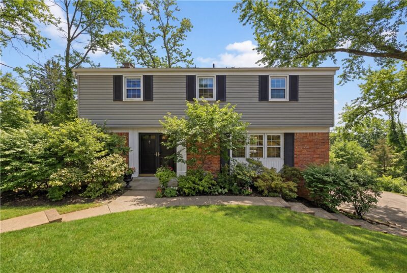 209 Grandview Drive S — photo 2