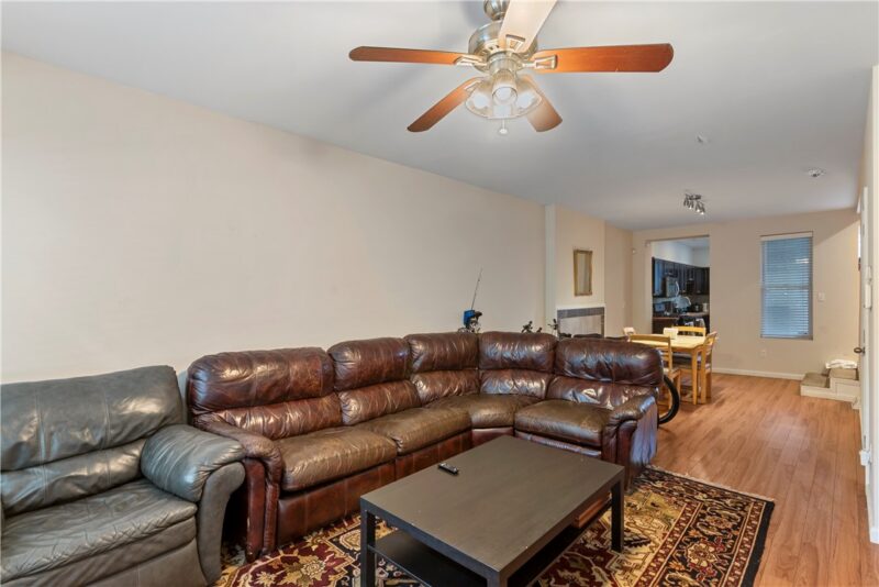 2819 Jane St — photo 2