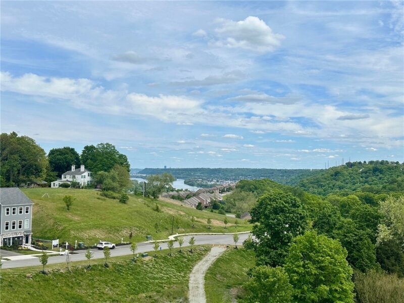 141 River Ridge Drive — photo 2