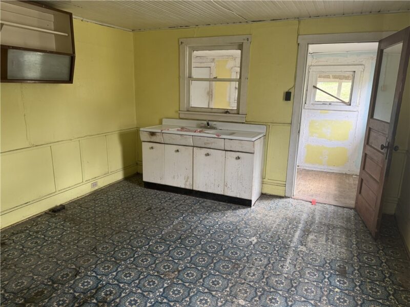 213 Leech Avenue — photo 6