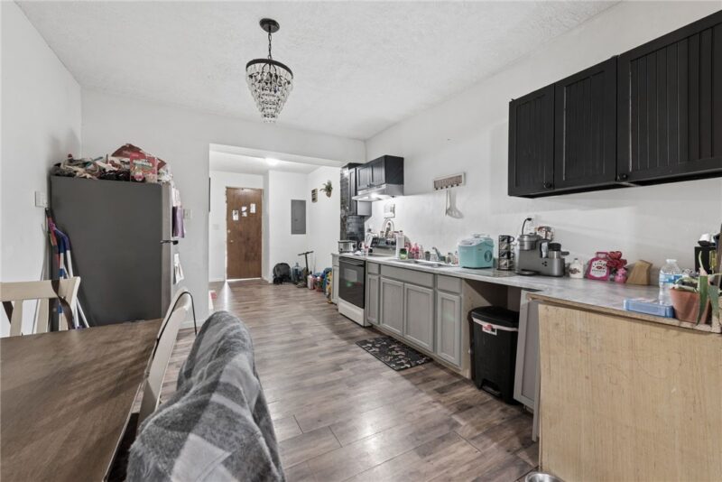 324 Brown St — photo 4