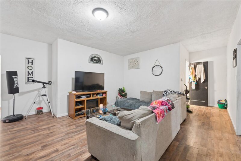 324 Brown St — photo 6