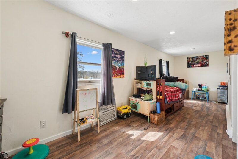 324 Brown St — photo 8