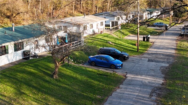 12 Hidden Hollow Rd — photo 3
