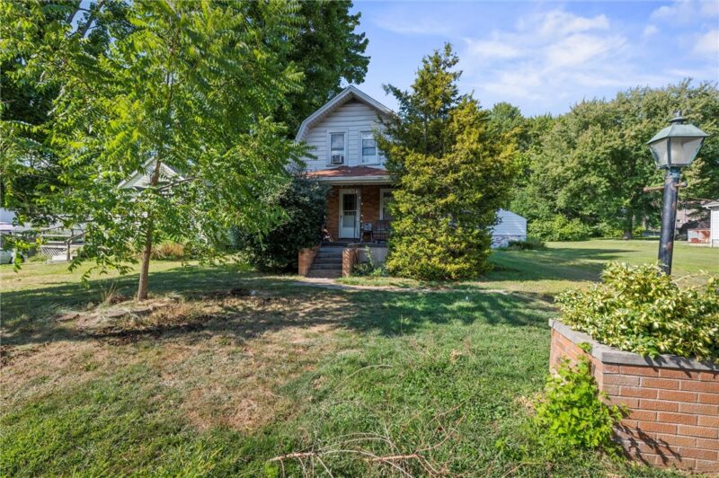 2119 Woodbine Dr — photo 2