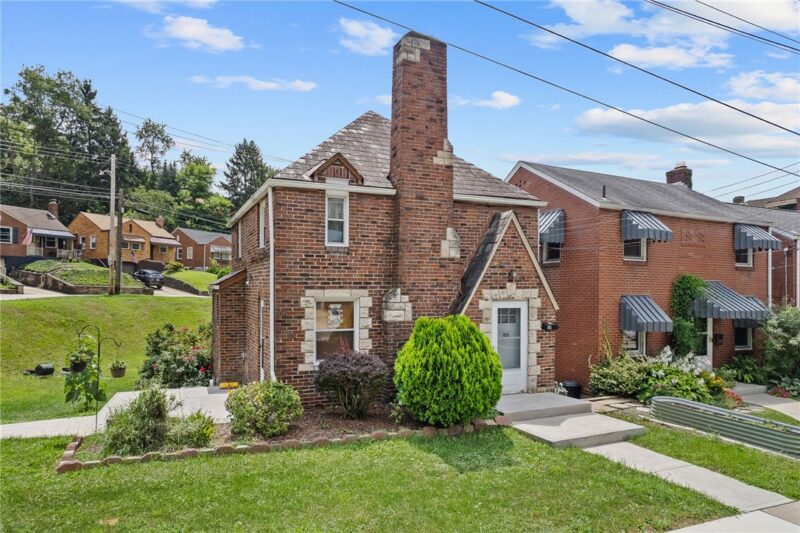 105 Kaplan Ave — photo 3