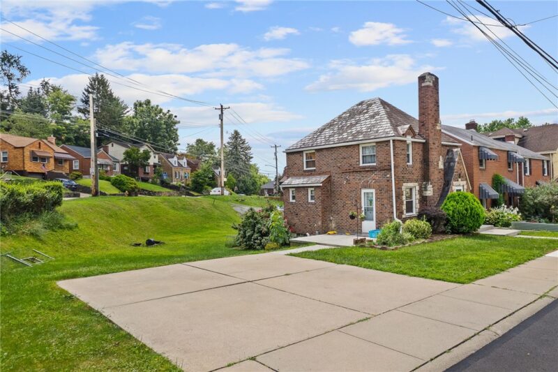 105 Kaplan Ave — photo 5