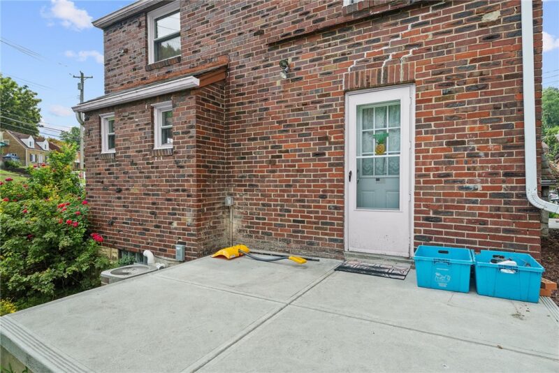 105 Kaplan Ave — photo 6