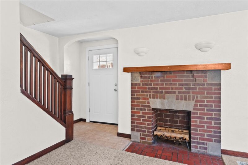 105 Kaplan Ave — photo 7