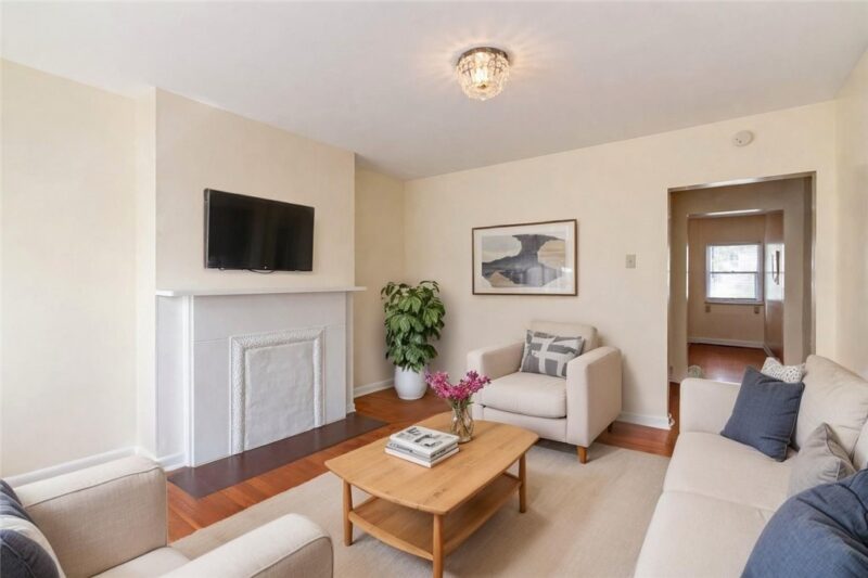 4123 Foster St — photo 2