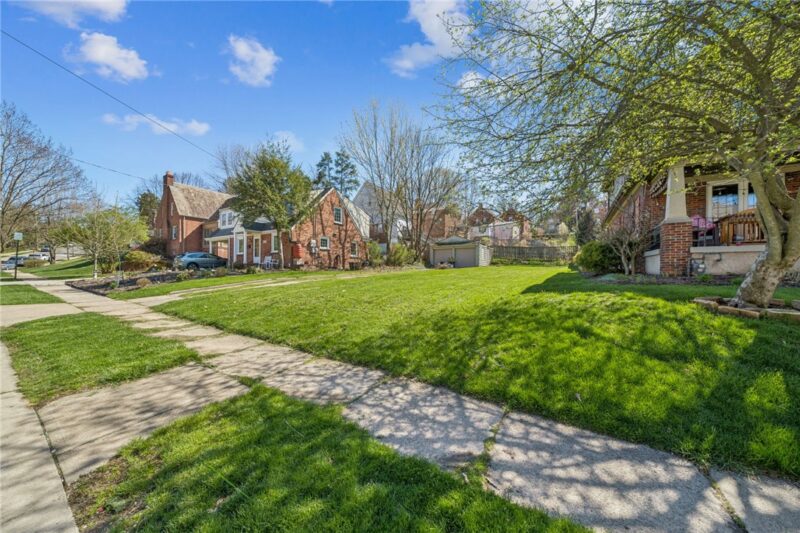 282 Ashland Ave — photo 3