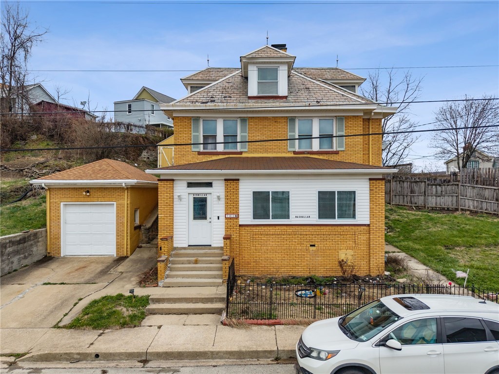 701 Cowan Ave — photo 1