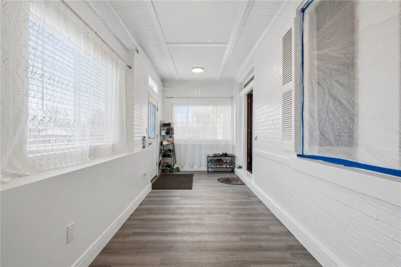 701 Cowan Ave — photo 2