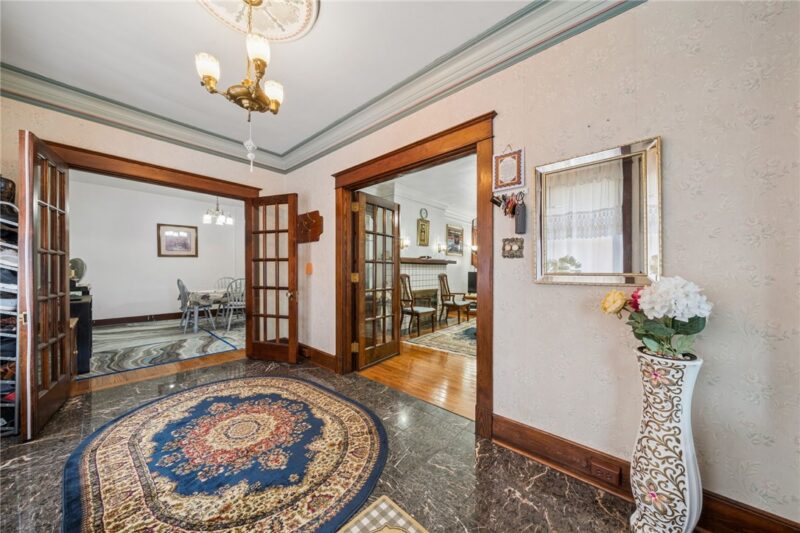 701 Cowan Ave — photo 3