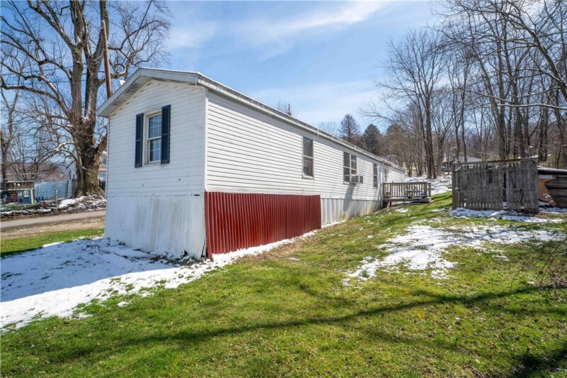 450 Joseph St — photo 5