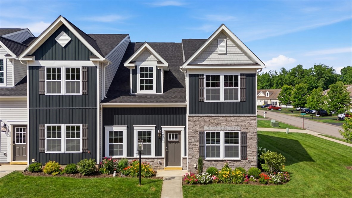 101 Blue Bird Ln — photo 1