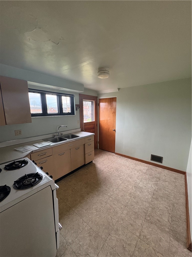 1114 Cascade Dr — photo 6