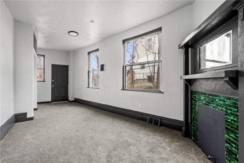 1306 Complete St — photo 3