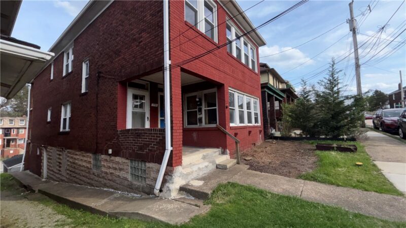1751 Harvard Ave — photo 2