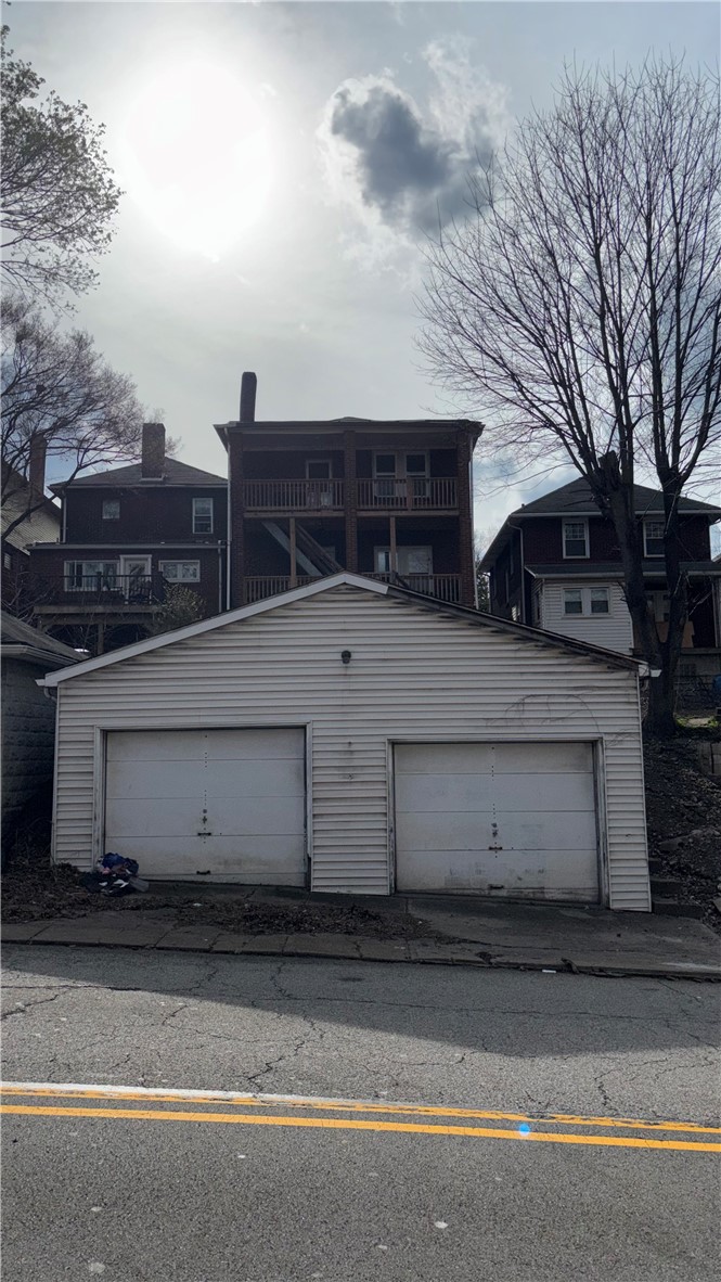 1751 Harvard Ave — photo 4